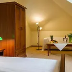 Dworek 1885 Hotel 3*