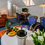 Dworek 1885 Hotel