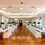 Dworek 1885 Hotel
