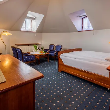 Dworek 1885 Hotel 3*