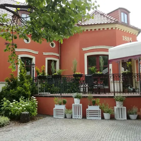 Dworek 1885 Hotel