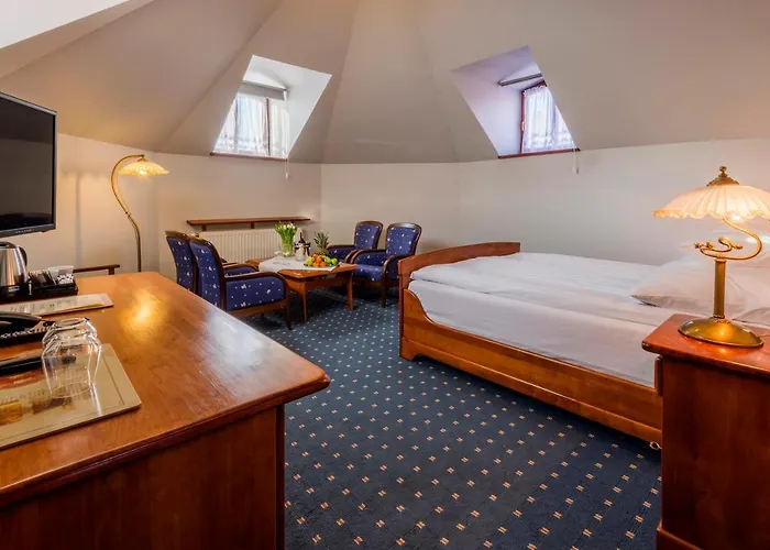 Dworek 1885 Hotell 3*