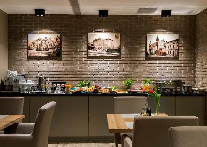 Hotell Dworek 1885 3*