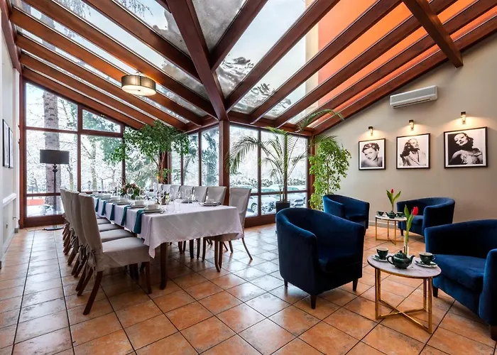 Dworek 1885 Hotel Ostrzeszów