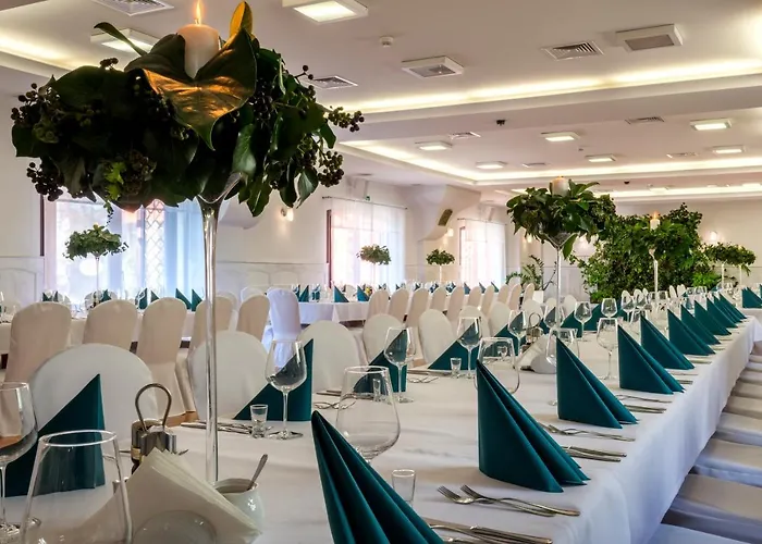 Hotell Dworek 1885 3*