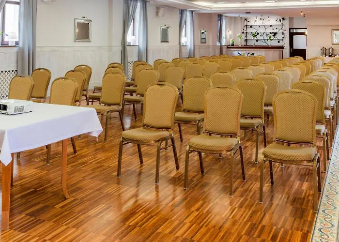 Hotel Dworek 1885 3*