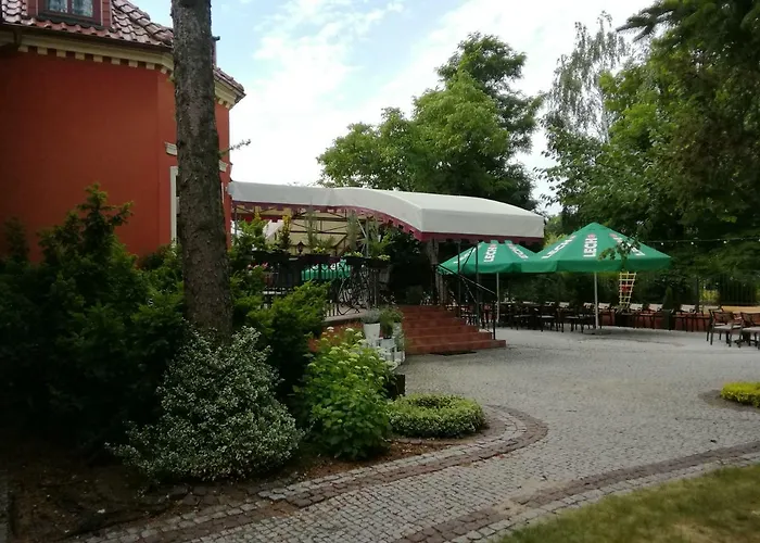 Hotell Dworek 1885 3*