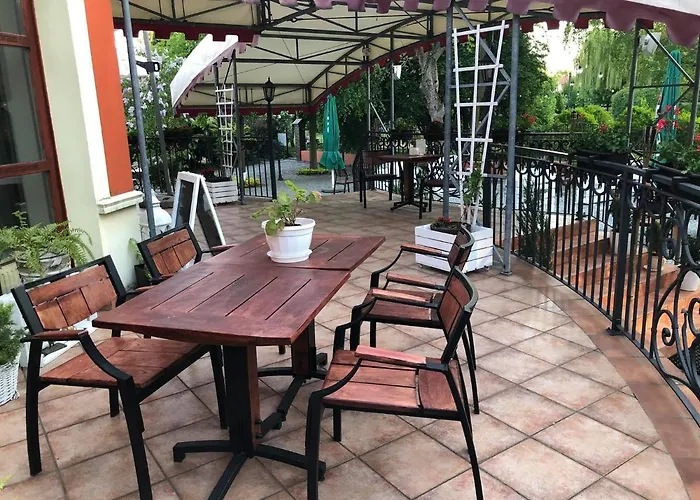 Hotel Dworek 1885 Ostrzeszów