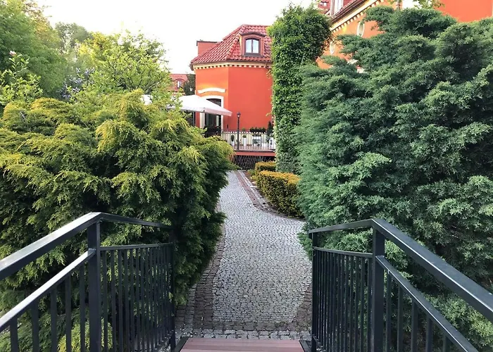 Dworek 1885 Hotel Ostrzeszów