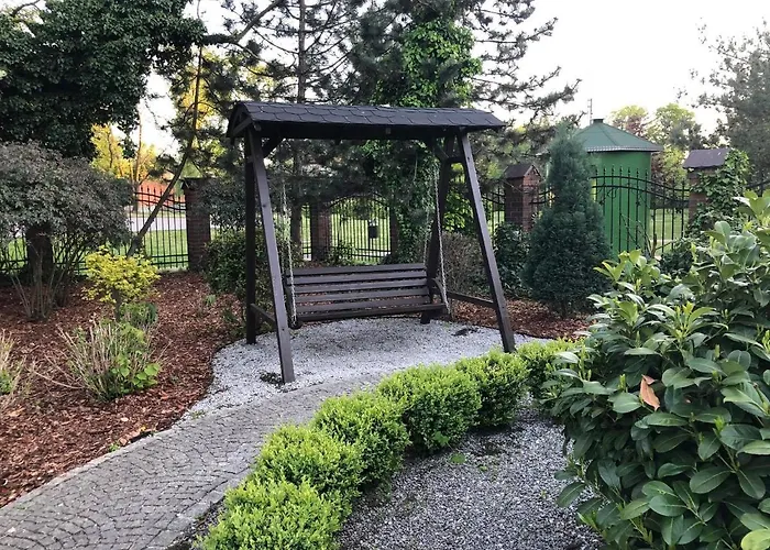 Dworek 1885 Hotell 3*